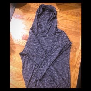 LULULEMON size 6 women’s herringbone sweatshirt